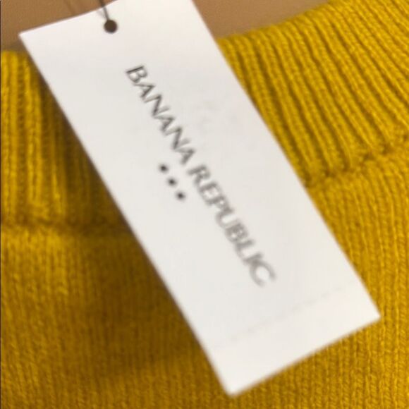 Banana Republic Women's Yellow Sweater - Picture 1 of 6
